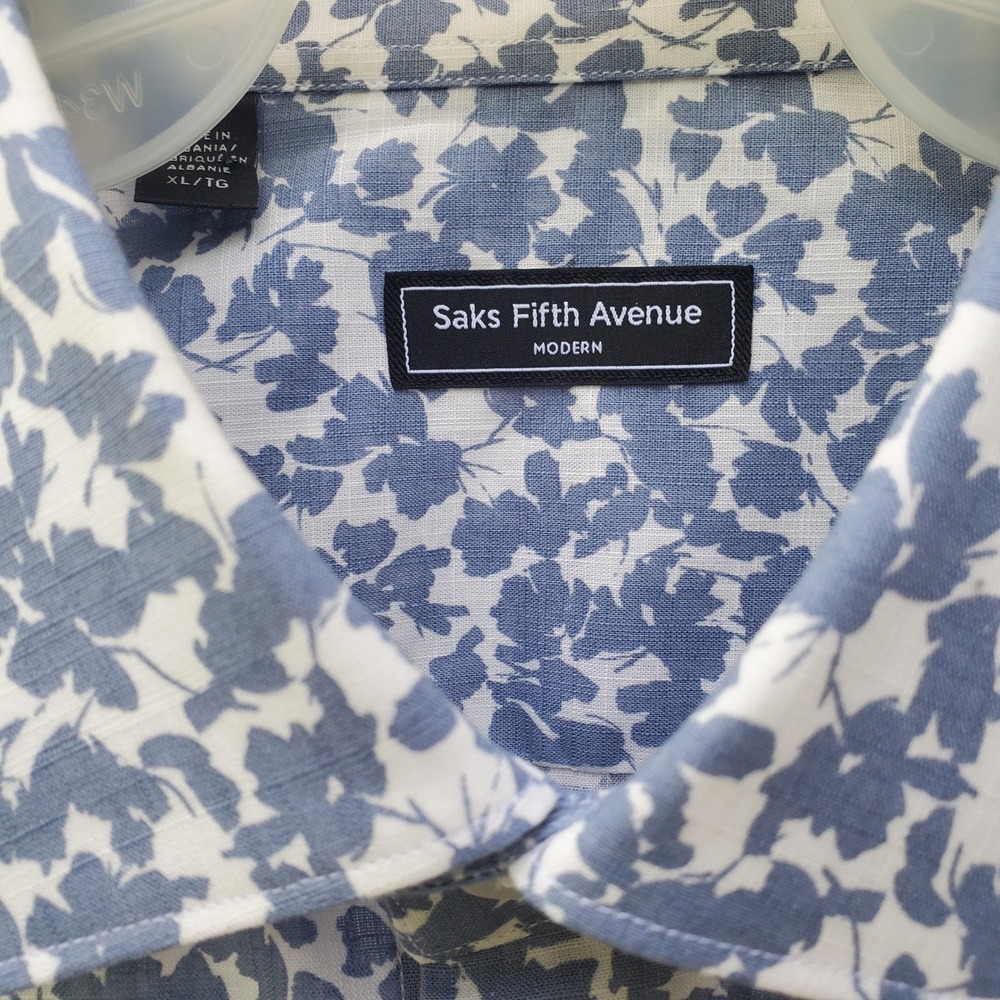 Saks Fifth Avenue Men’s Blue and White Floral Casual Button Down Shirt